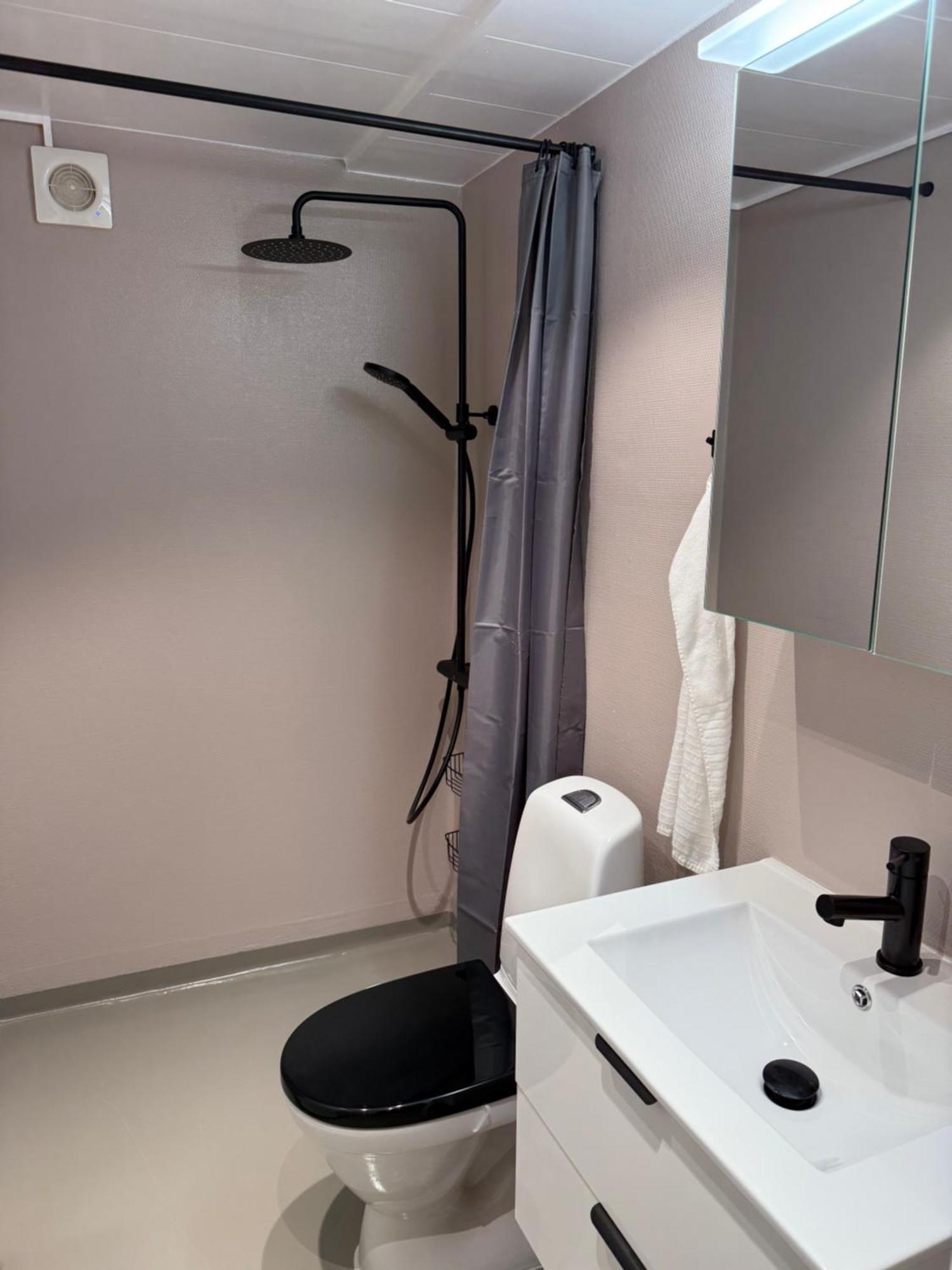 Appartamento Modern Familjelaegenhet Sundsvall Esterno foto